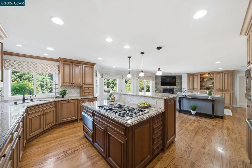 700 Blue Spruce Dr, Danville, CA 94506