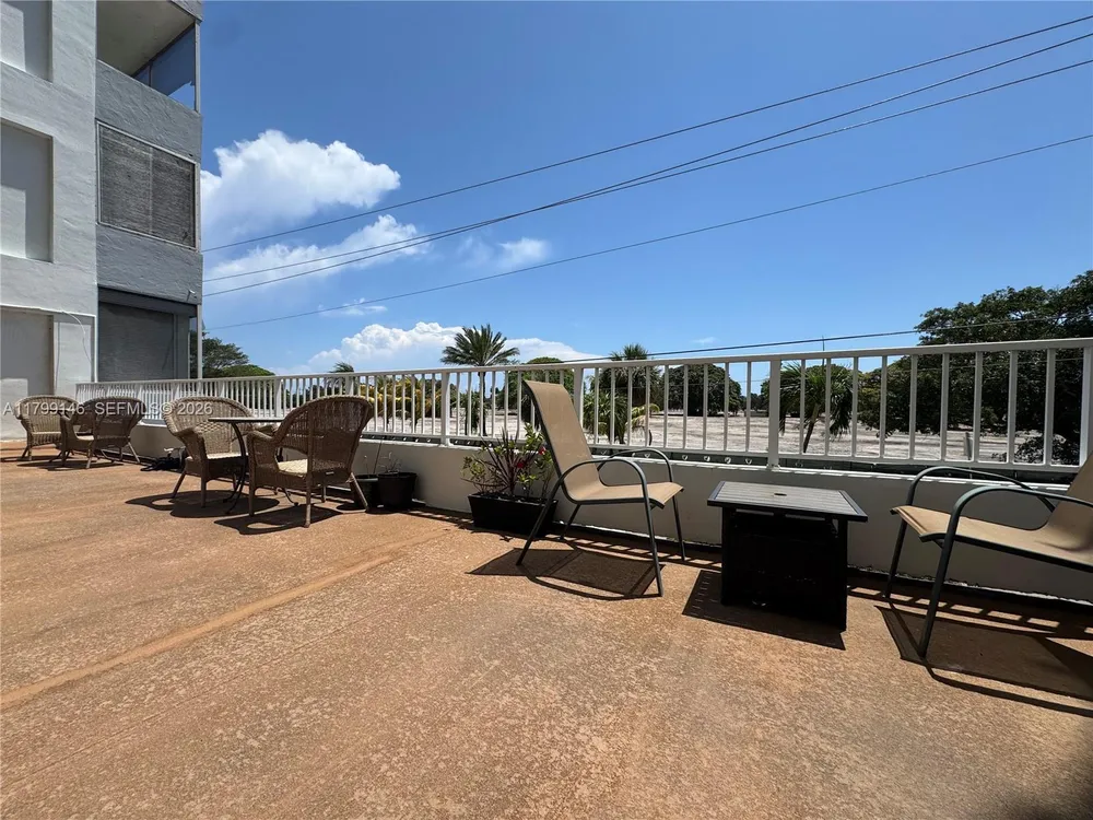 1700 Pierce St, Hollywood, FL 33020