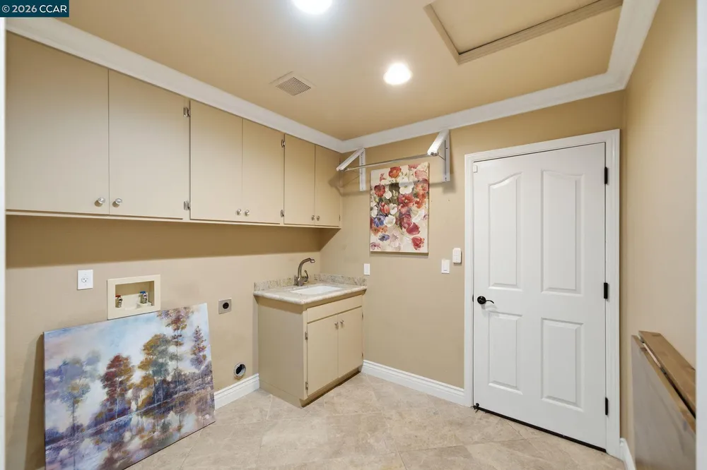 700 Blue Spruce Dr, Danville, CA 94506