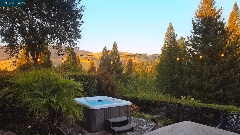 700 Blue Spruce Dr, Danville, CA 94506