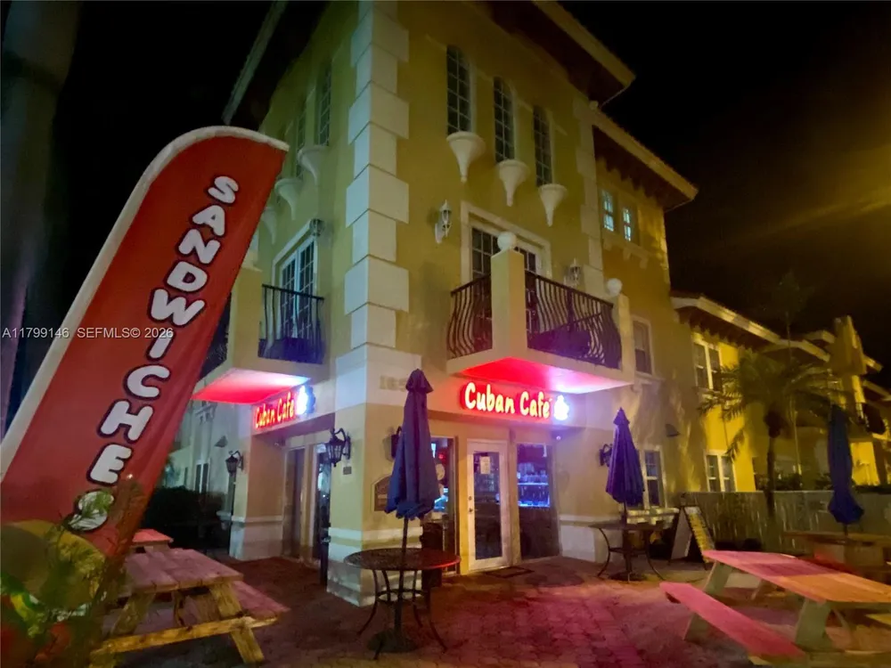 1700 Pierce St, Hollywood, FL 33020