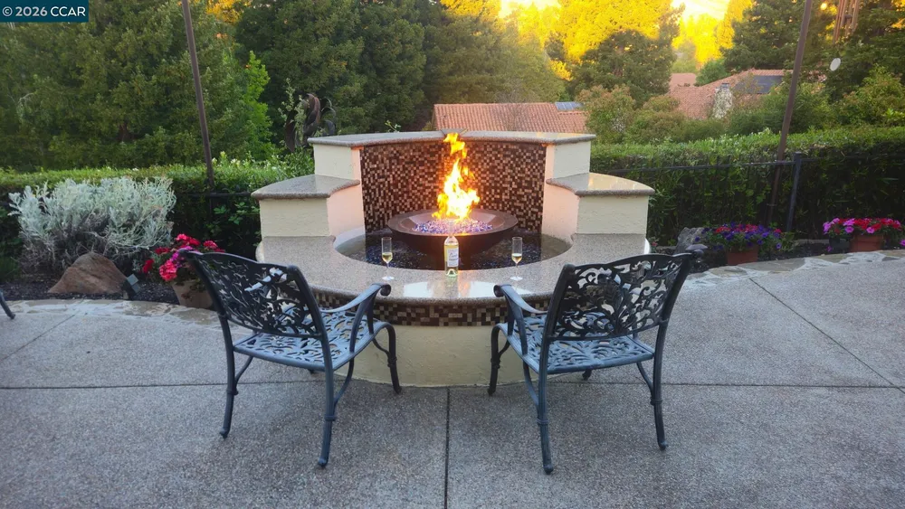 700 Blue Spruce Dr, Danville, CA 94506