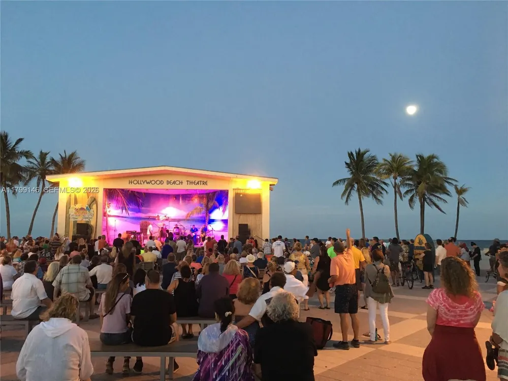 1700 Pierce St, Hollywood, FL 33020