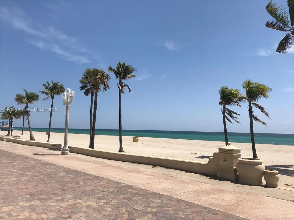 1700 Pierce St, Hollywood, FL 33020