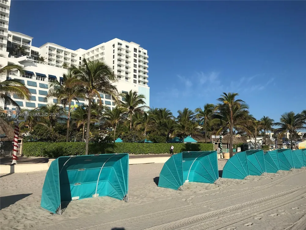 1700 Pierce St, Hollywood, FL 33020