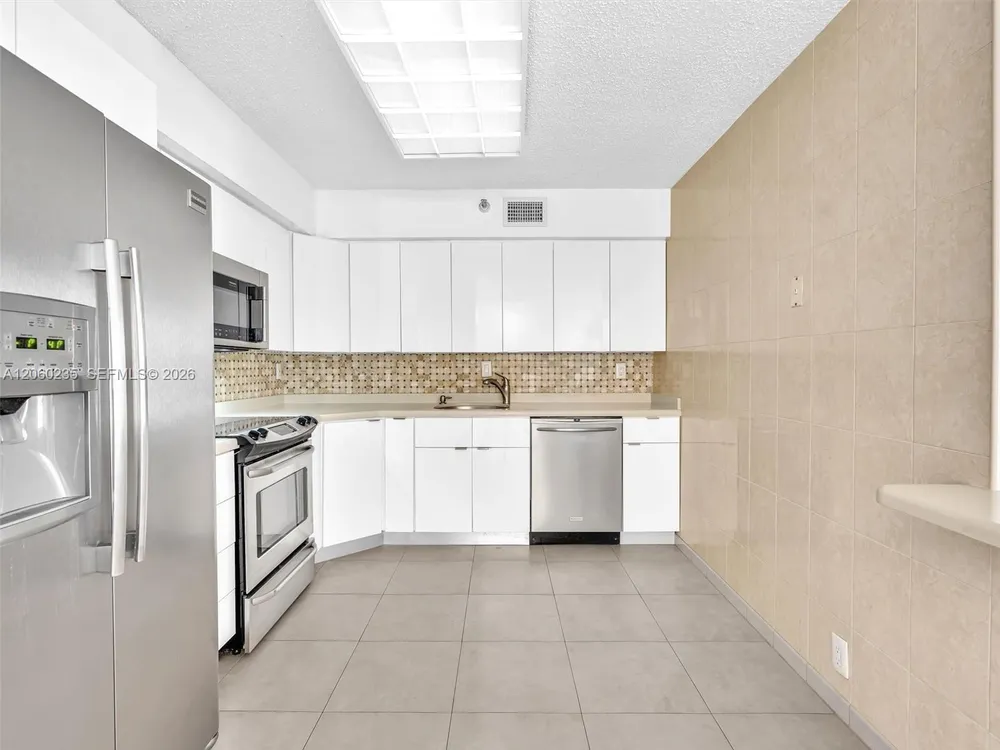 3530 Mystic Pointe Dr, Aventura, FL 33180