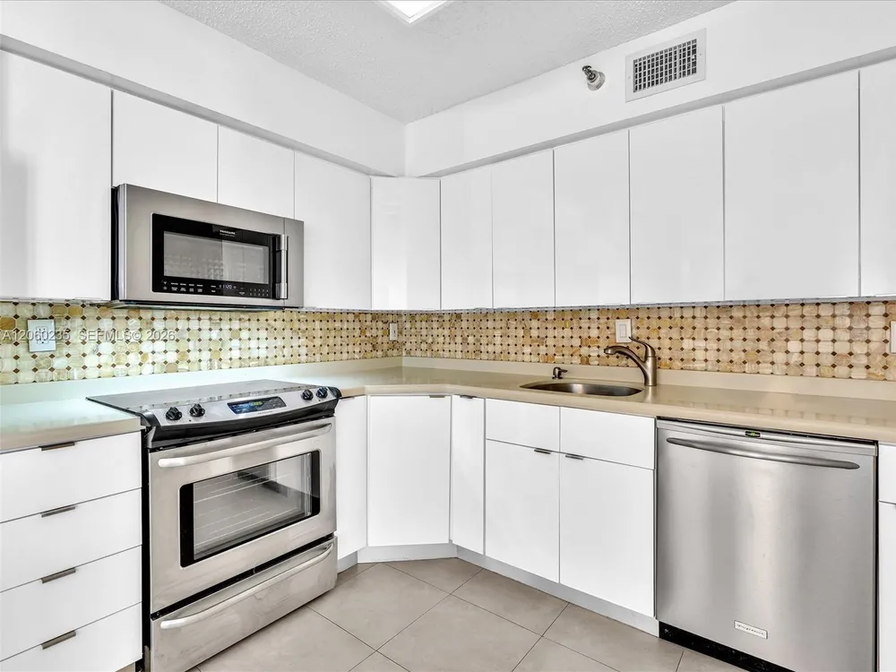 3530 Mystic Pointe Dr, Aventura, FL 33180