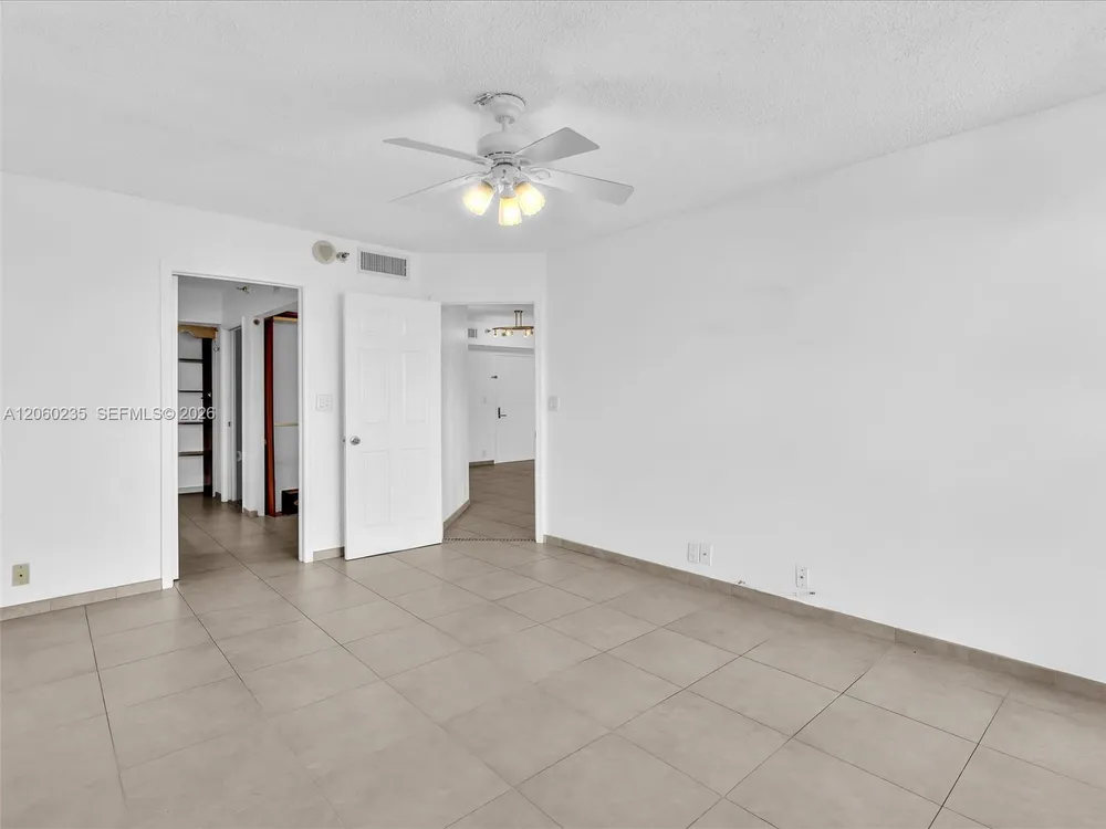3530 Mystic Pointe Dr, Aventura, FL 33180