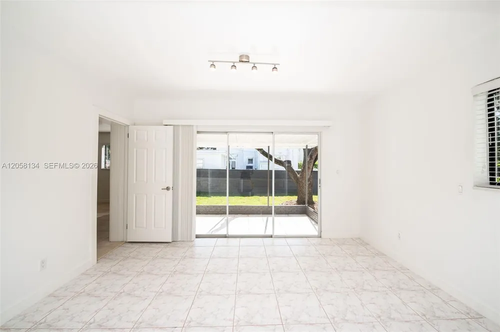 2340 SW 16th St, Miami, FL 33145