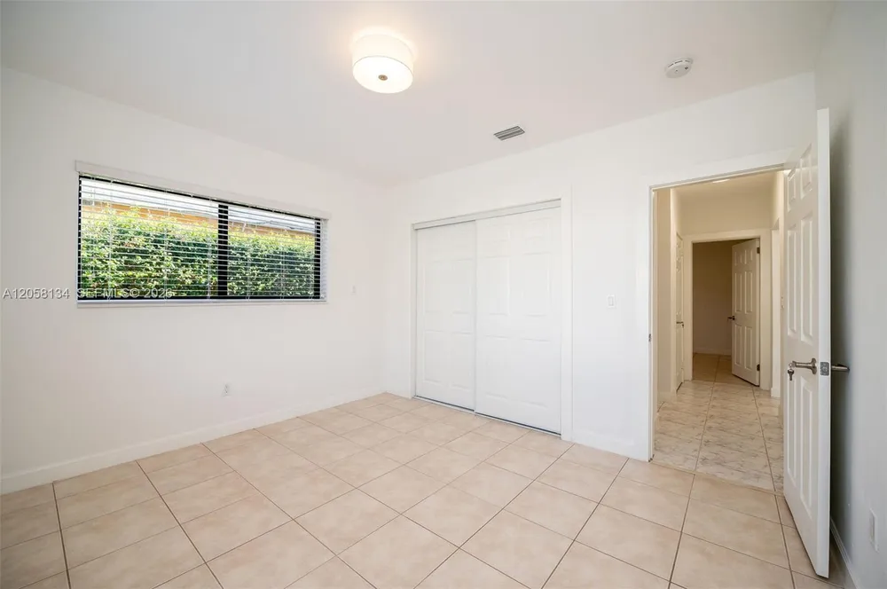 2340 SW 16th St, Miami, FL 33145