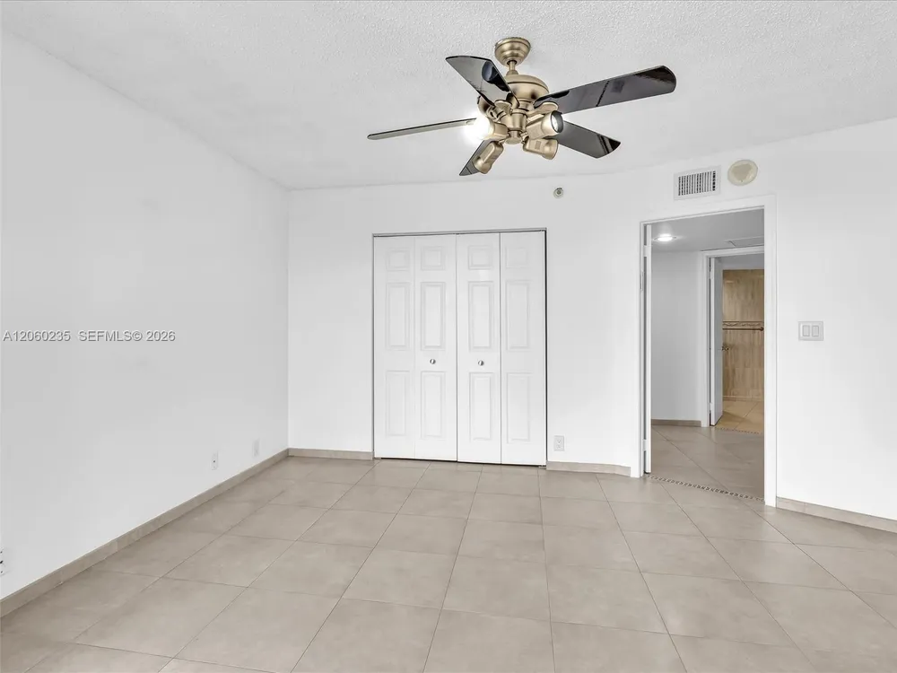 3530 Mystic Pointe Dr, Aventura, FL 33180