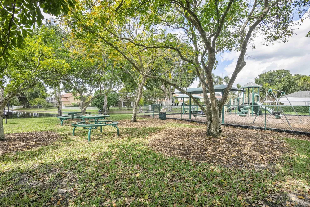 11622 NW 13th Manor, Coral Springs, FL 33071