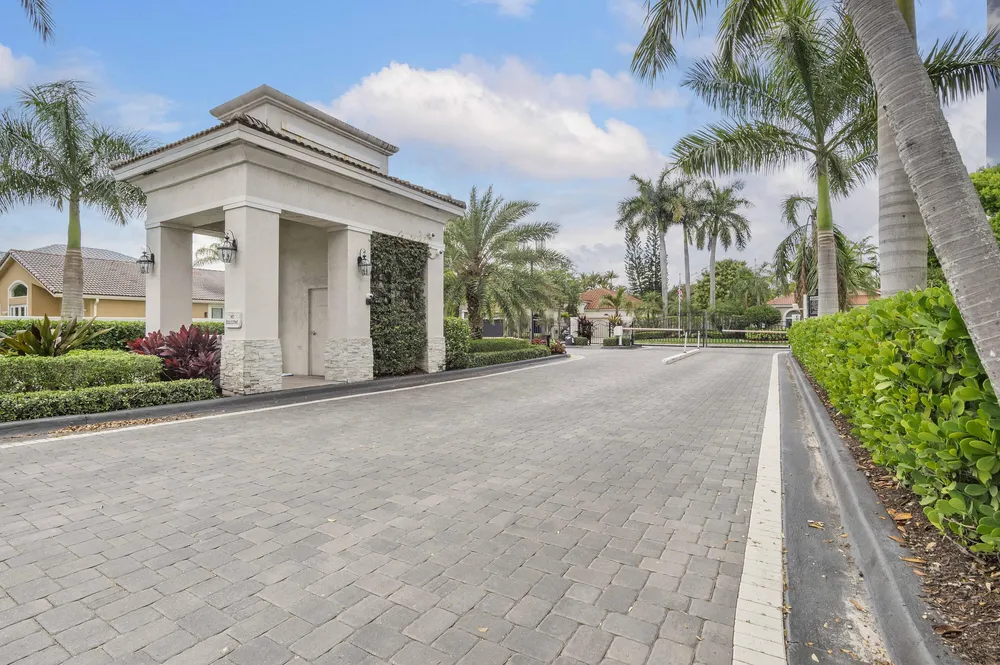 11622 NW 13th Manor, Coral Springs, FL 33071