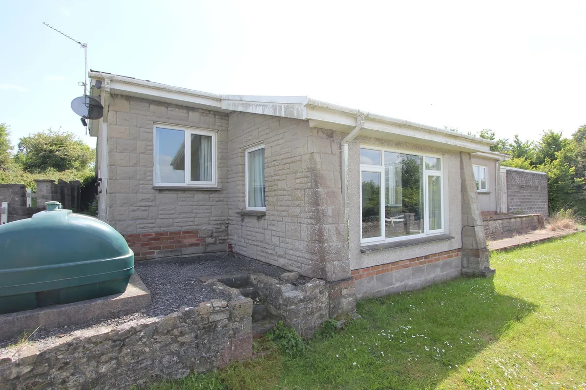 West Aberthaw, Barry, CF62