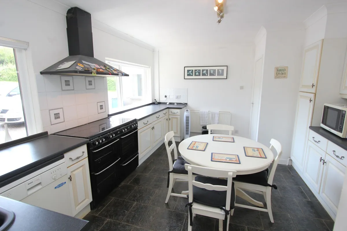 West Aberthaw, Barry, CF62