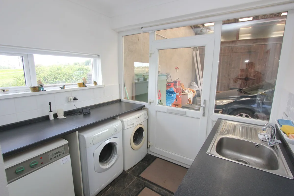 West Aberthaw, Barry, CF62