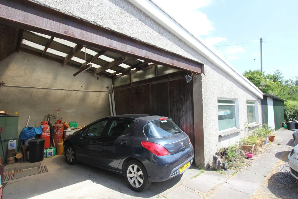 West Aberthaw, Barry, CF62