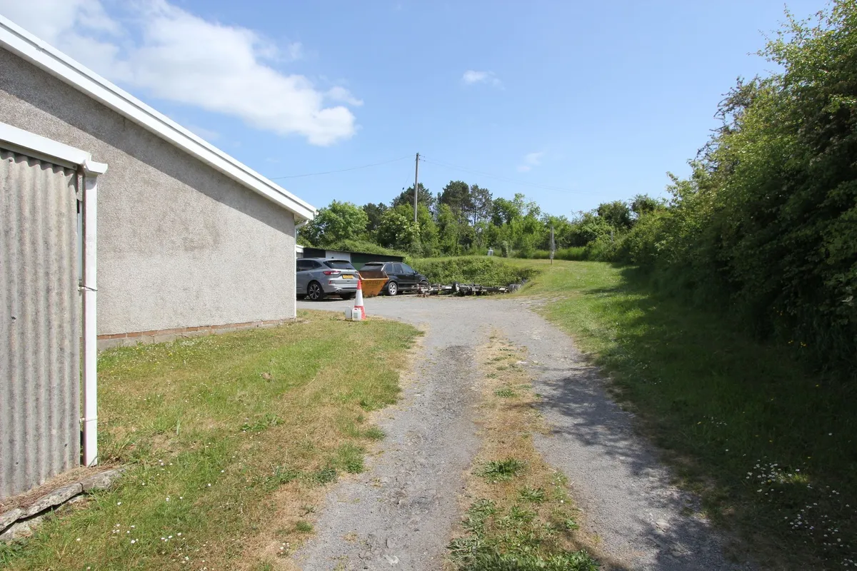 West Aberthaw, Barry, CF62