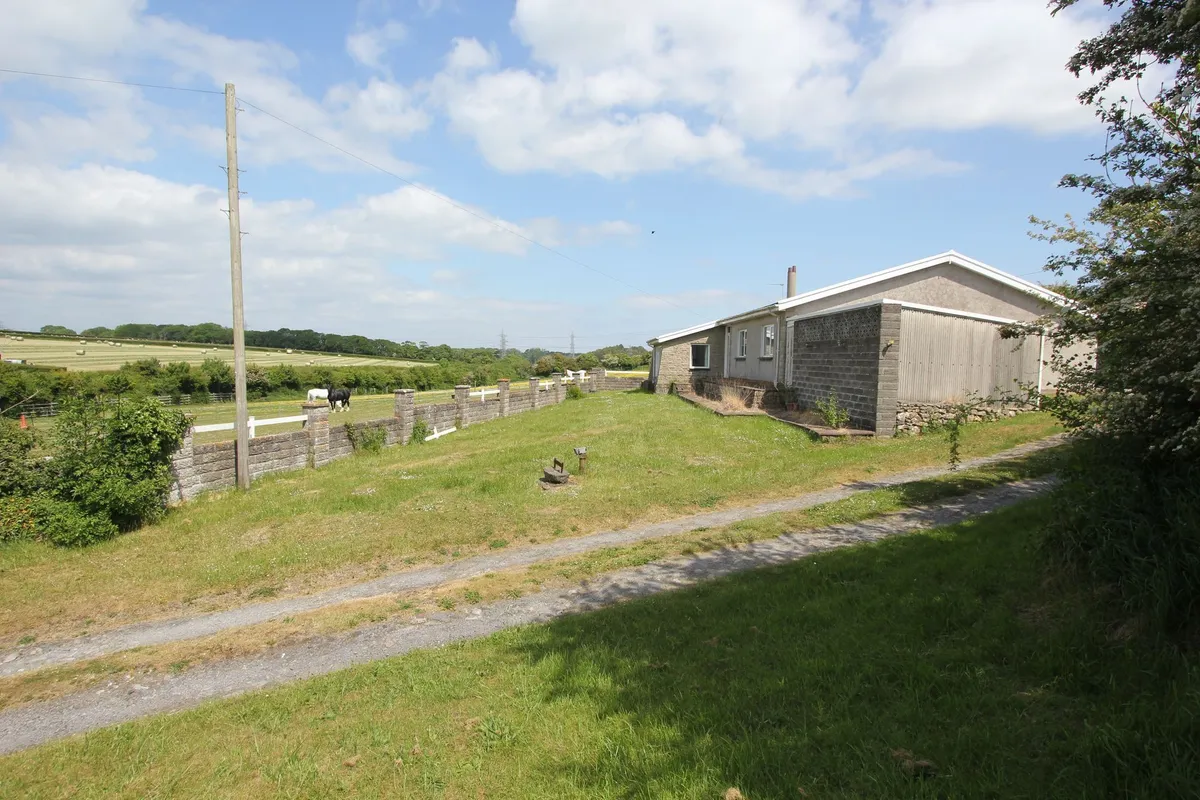 West Aberthaw, Barry, CF62