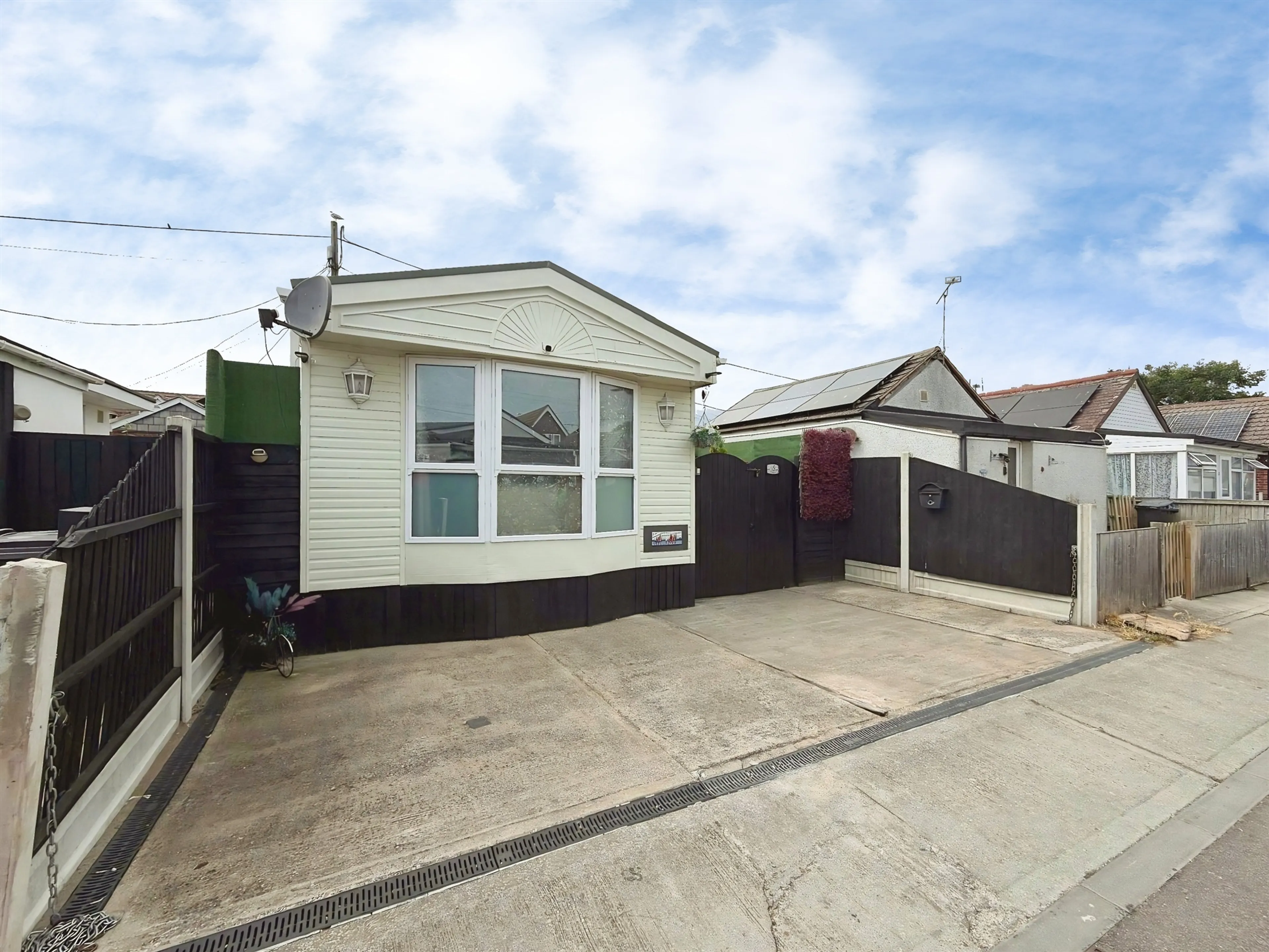 Property at Singer Avenue, Jaywick, CLACTON-ON-SEA