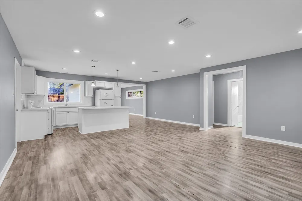 6930 Neff St, Houston, TX 77074
