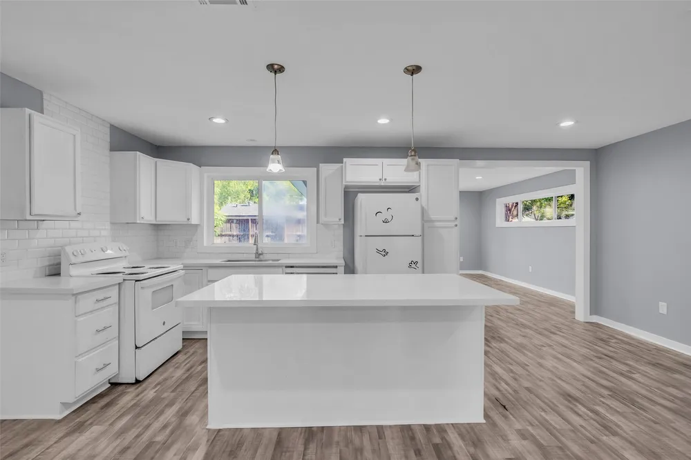 6930 Neff St, Houston, TX 77074