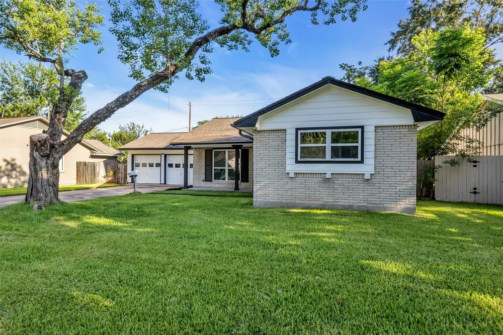 6930 Neff St, Houston, TX 77074