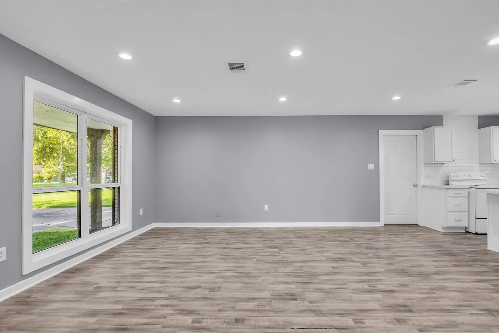 6930 Neff St, Houston, TX 77074