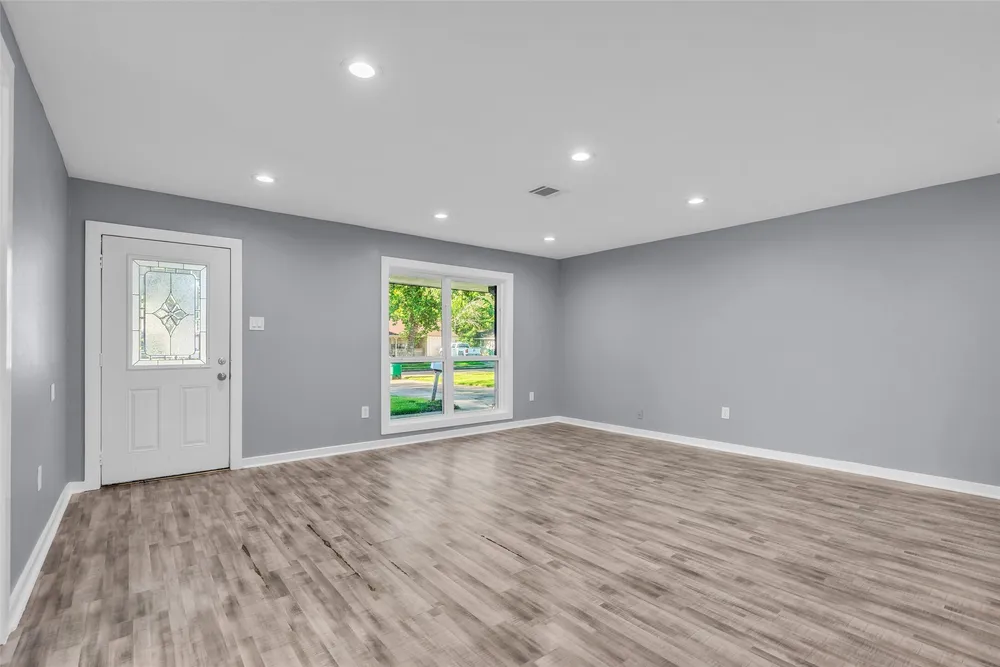 6930 Neff St, Houston, TX 77074