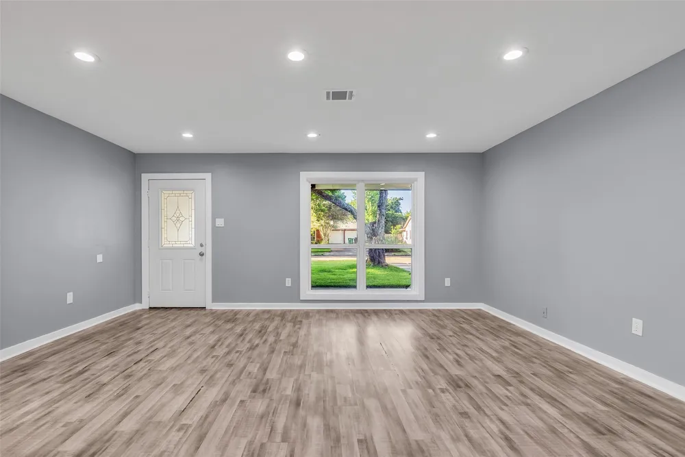6930 Neff St, Houston, TX 77074
