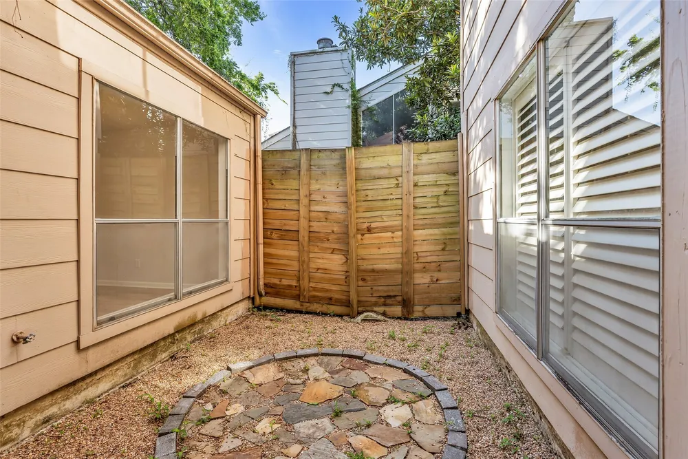 1907 Trixie Ln, Houston, TX 77042