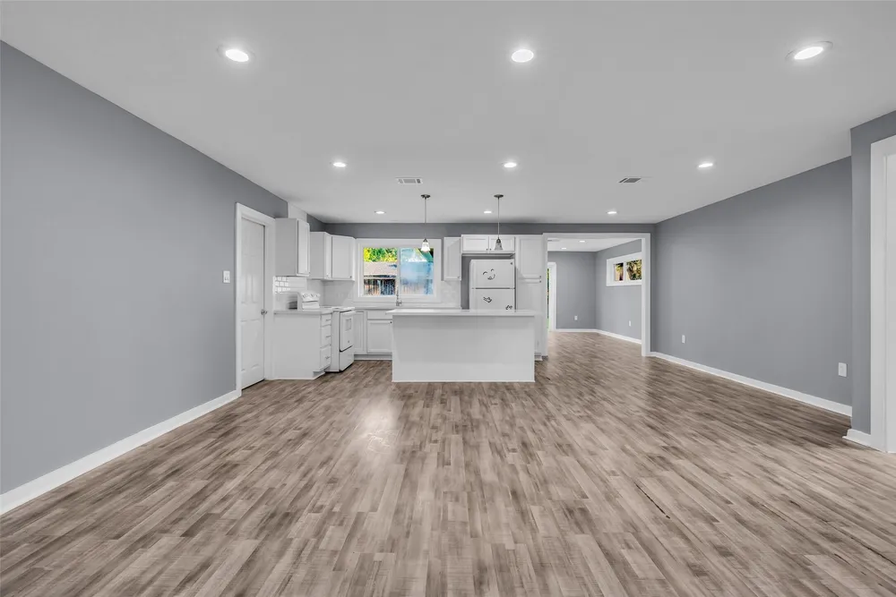 6930 Neff St, Houston, TX 77074
