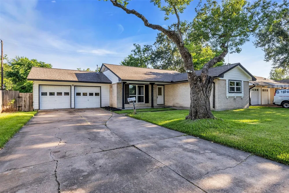 6930 Neff St, Houston, TX 77074