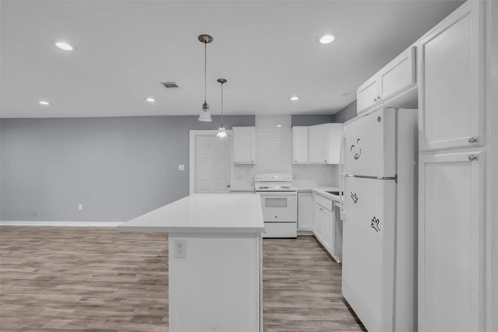 6930 Neff St, Houston, TX 77074