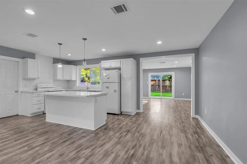 6930 Neff St, Houston, TX 77074