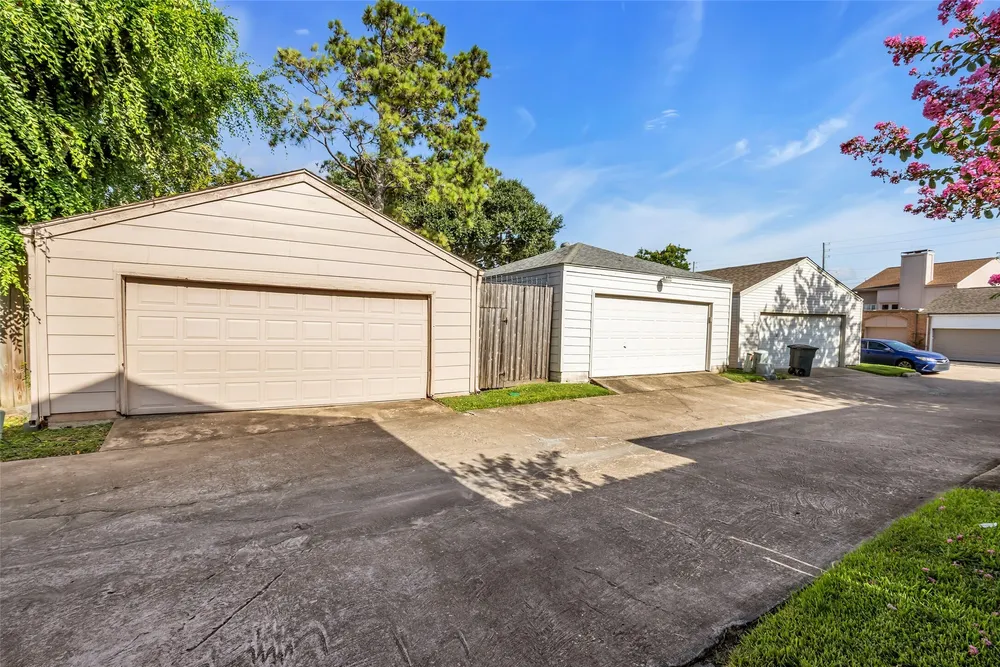 1907 Trixie Ln, Houston, TX 77042