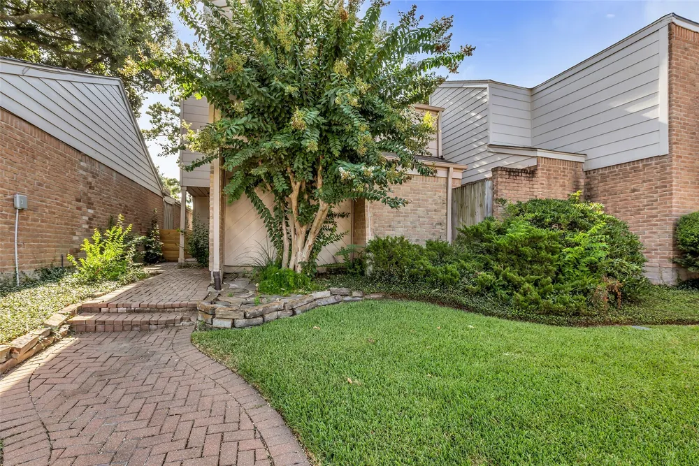 1907 Trixie Ln, Houston, TX 77042