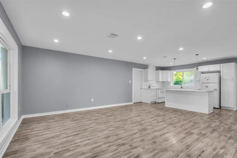 6930 Neff St, Houston, TX 77074