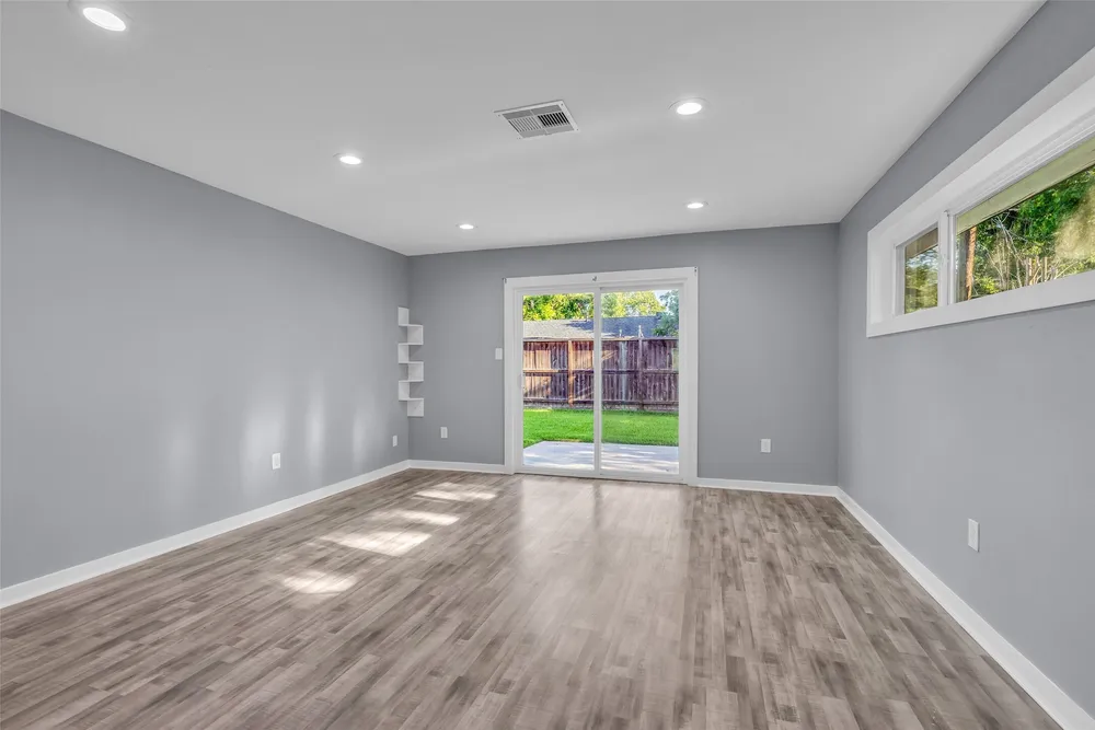 6930 Neff St, Houston, TX 77074