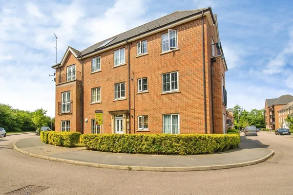 Cable Crescent, Woburn Sands, Milton ...