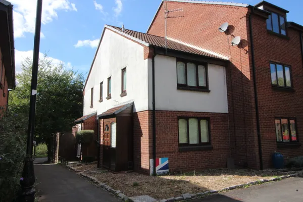 William Tarver Close, Warwick