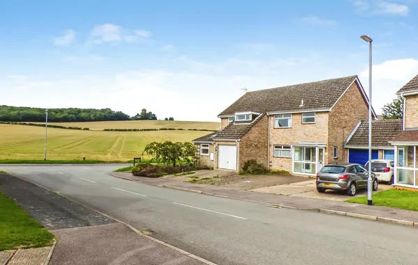 Wheatsheaf Way, Linton, CB21 4XD