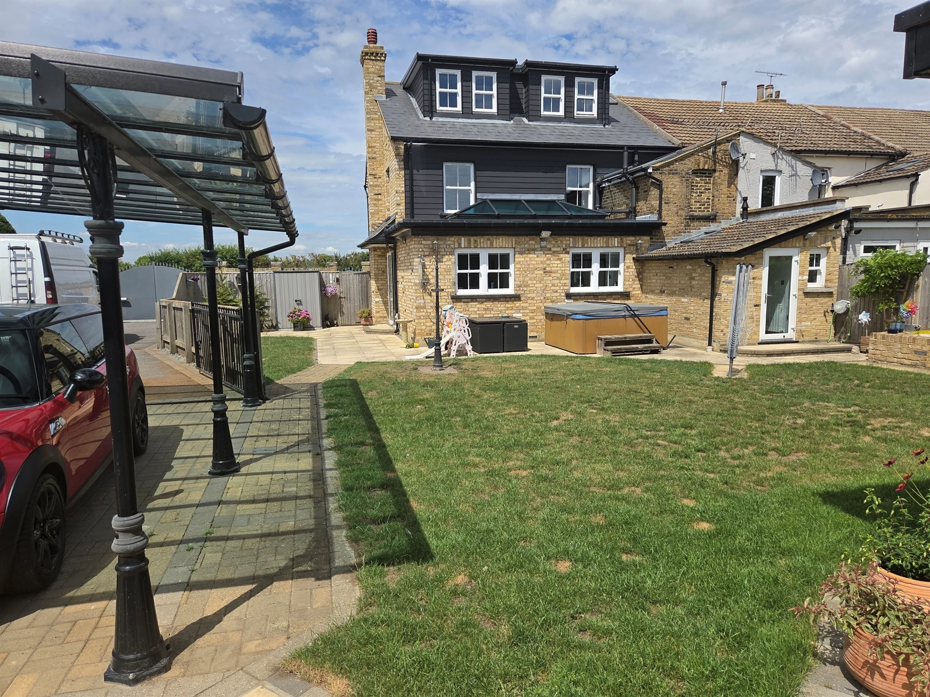Property at Upminster Road North, Rainham