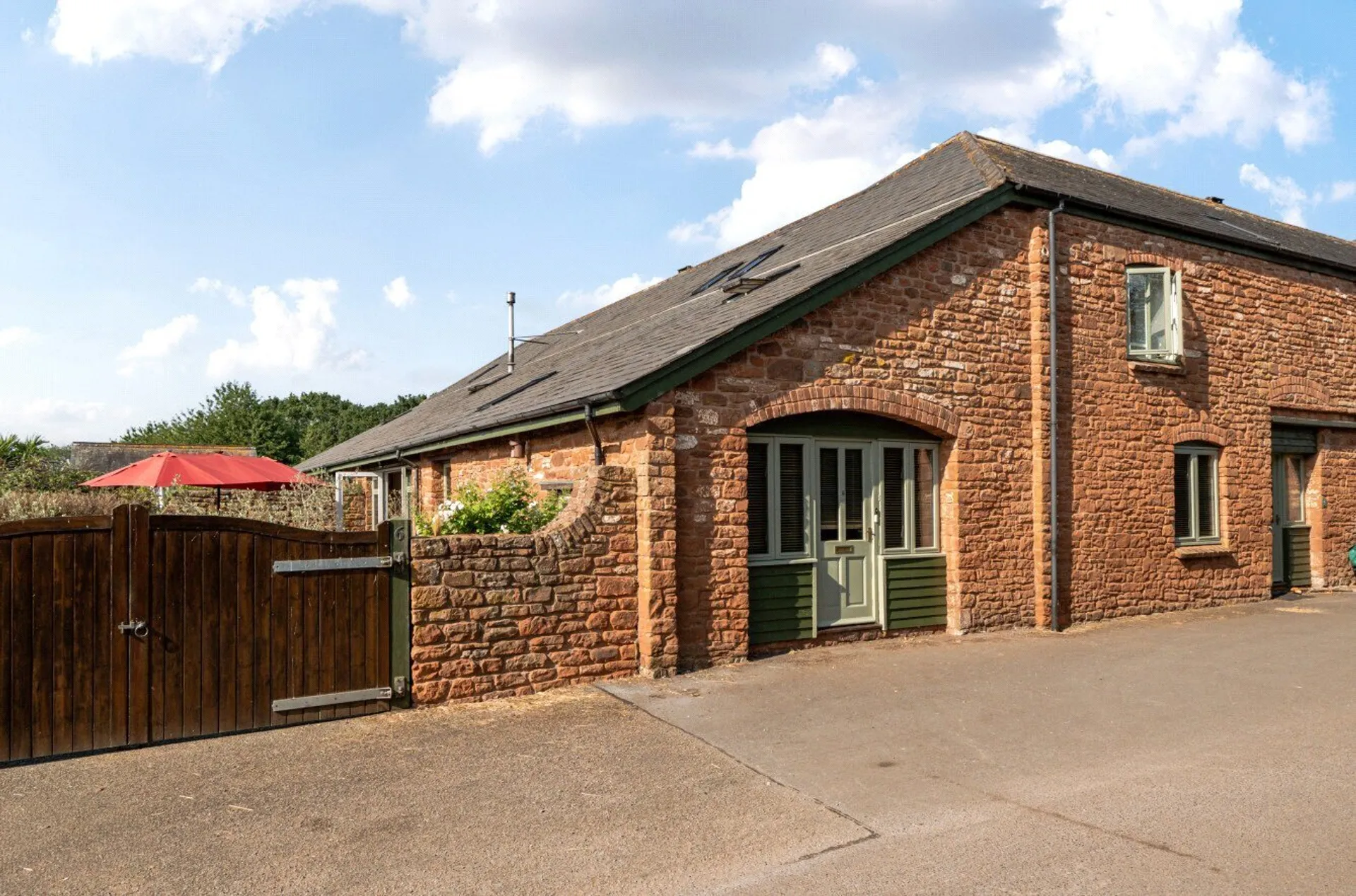 Property photo top 0