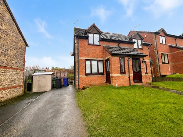 Blue Bell Close, Inkersall, Chesterfi...
