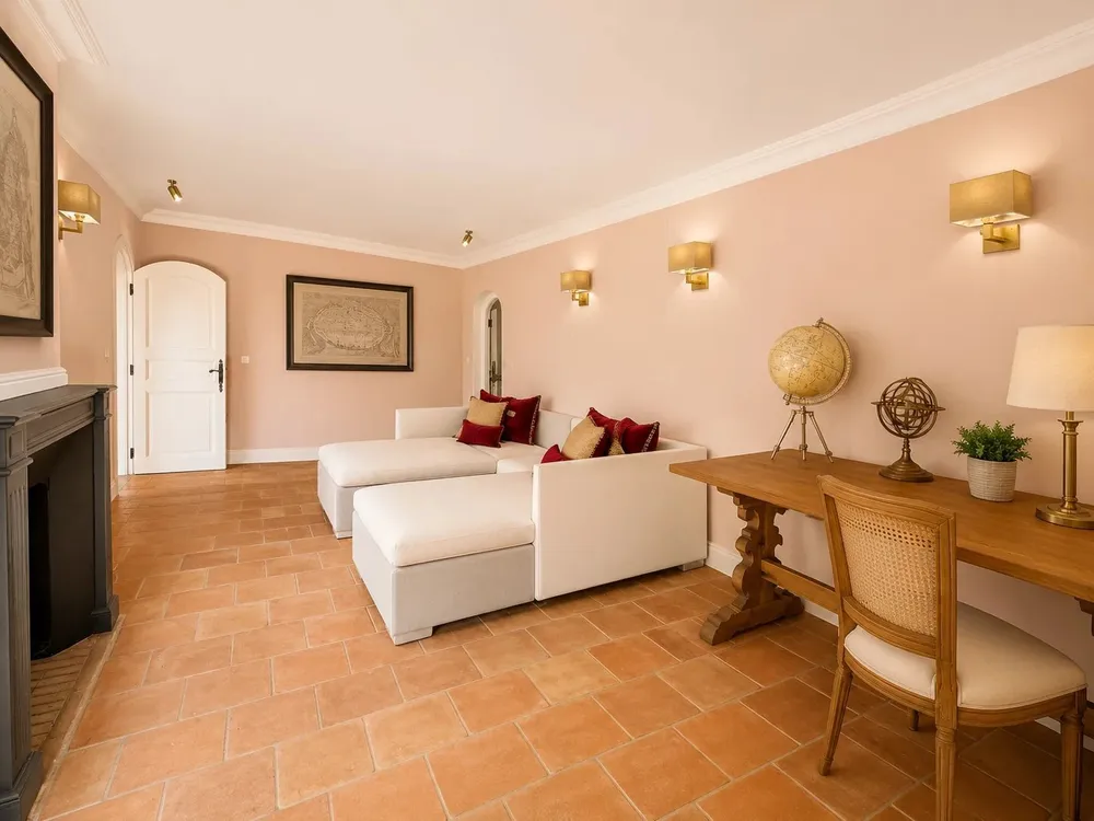 Grimaud, 83120, France