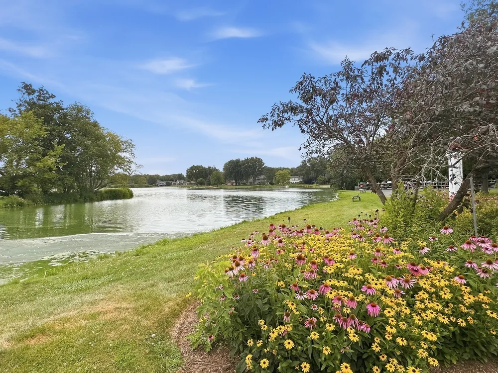 1110 Lake Shore Dr N, Barrington, IL 60010