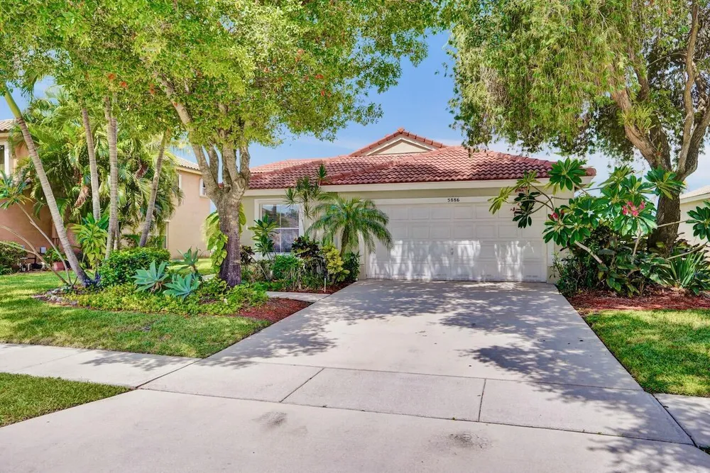 5886 Las Colinas Circle, Lake Worth Beach, FL 33463