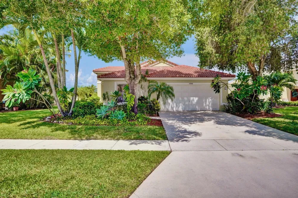 5886 Las Colinas Circle, Lake Worth Beach, FL 33463