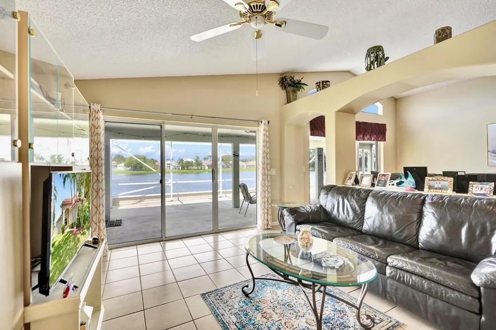 5886 Las Colinas Circle, Lake Worth Beach, FL 33463